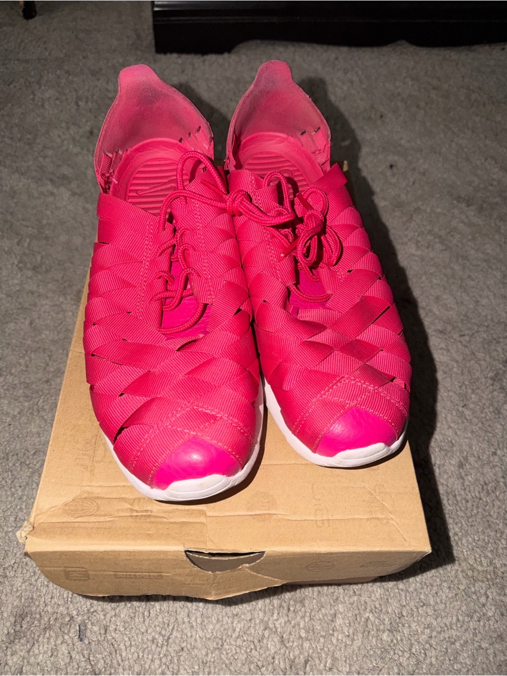 Women’s Nike Woven Roshe Runs - Hot Pink